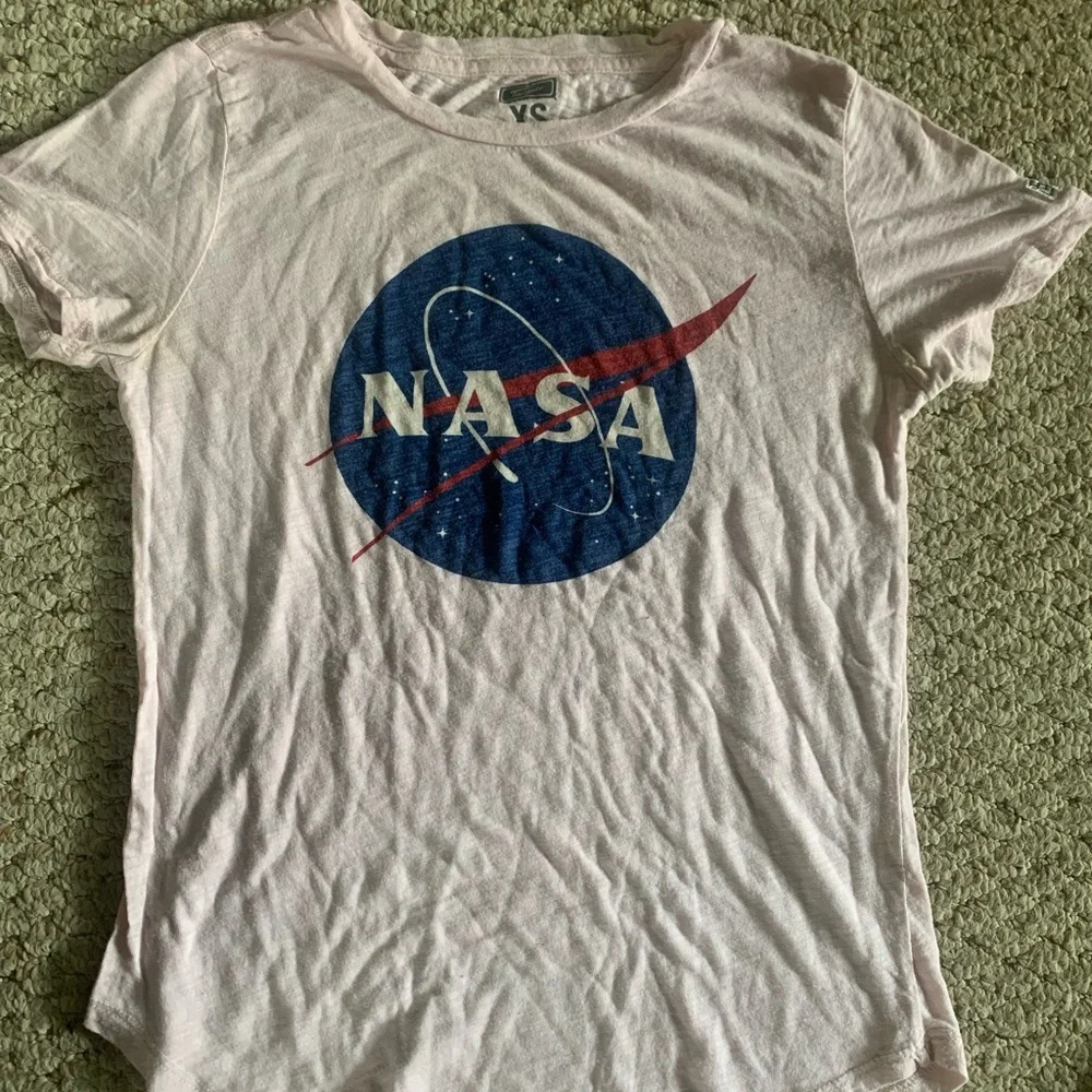 BUNDLE: Graphic Tees - Picture 2 of 11